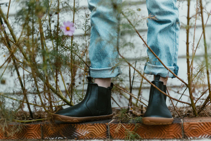 PaperKrane Adult Boots - Black Gum Chelsea