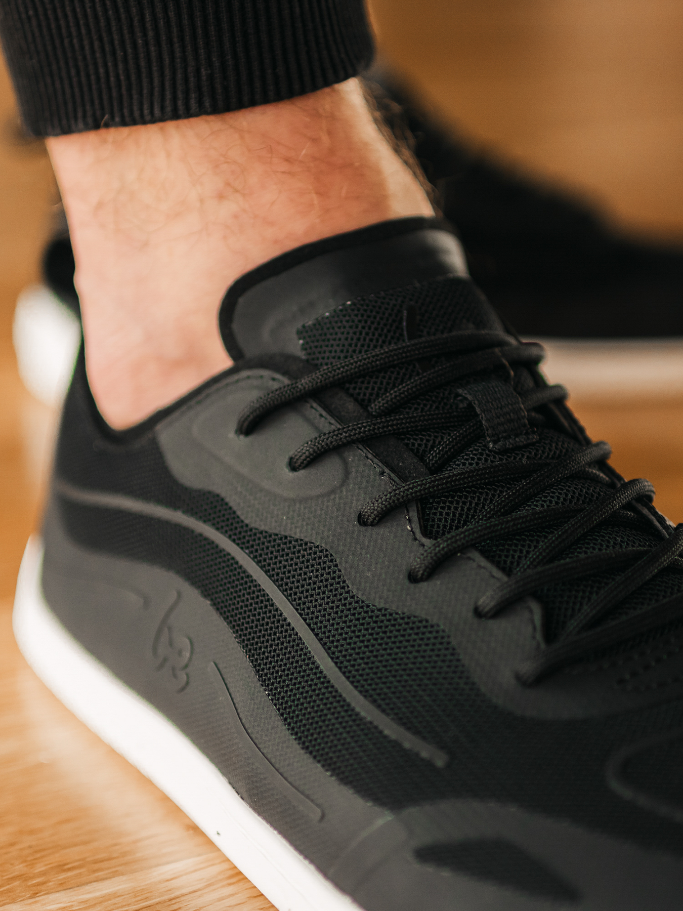 Black (white sole)